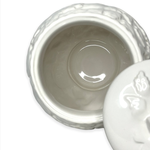 Porta White Embossed Cookie‎ Jar with Mushroom Lid Stoneware Made in Portugal - Picture 5 of 15